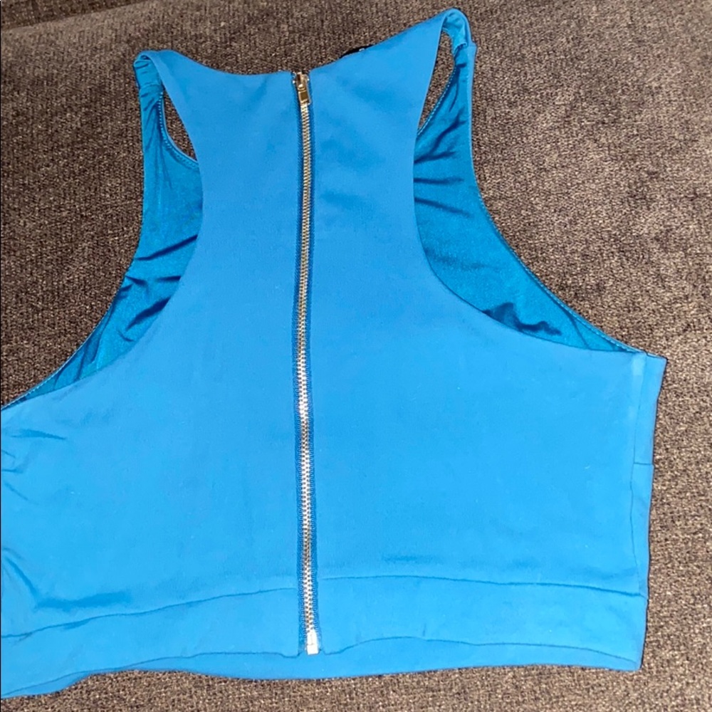 Tops - Picture 3 of 4